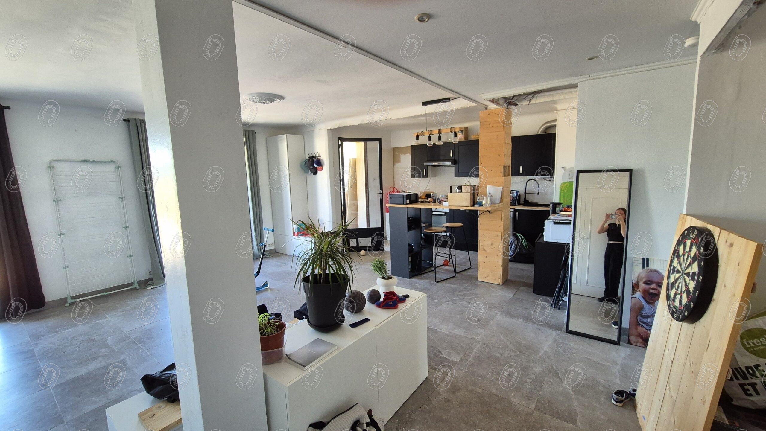 pexels-shkrabaanthony-5292228 photo salon avant travaux appartement Draguignan