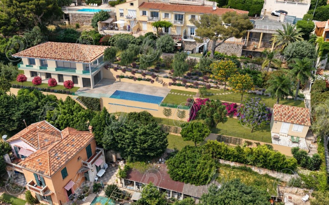 Projet de rénovation d’une villa avec piscine et aménagement paysager à Cap-d’Ail
